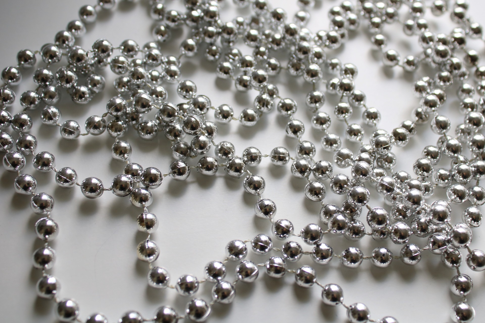 Silver beads, 0,50€ per row