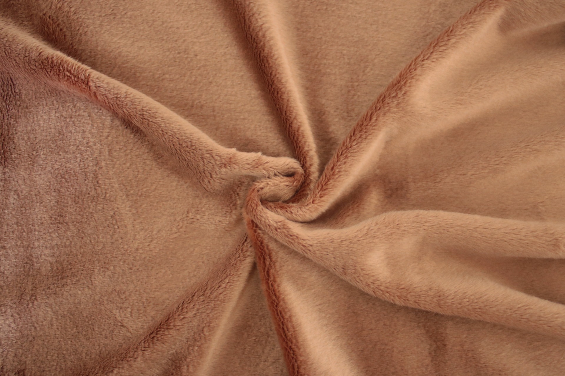 Vaaleanruskea / Light brown
